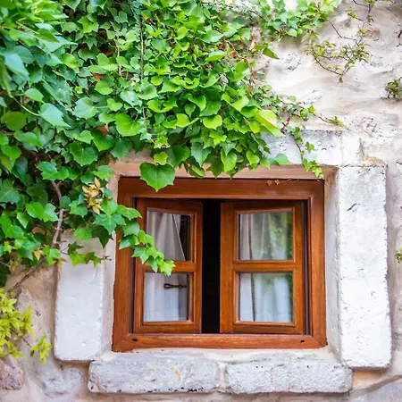 & Restaurant Jardi D'arta 4* Арта